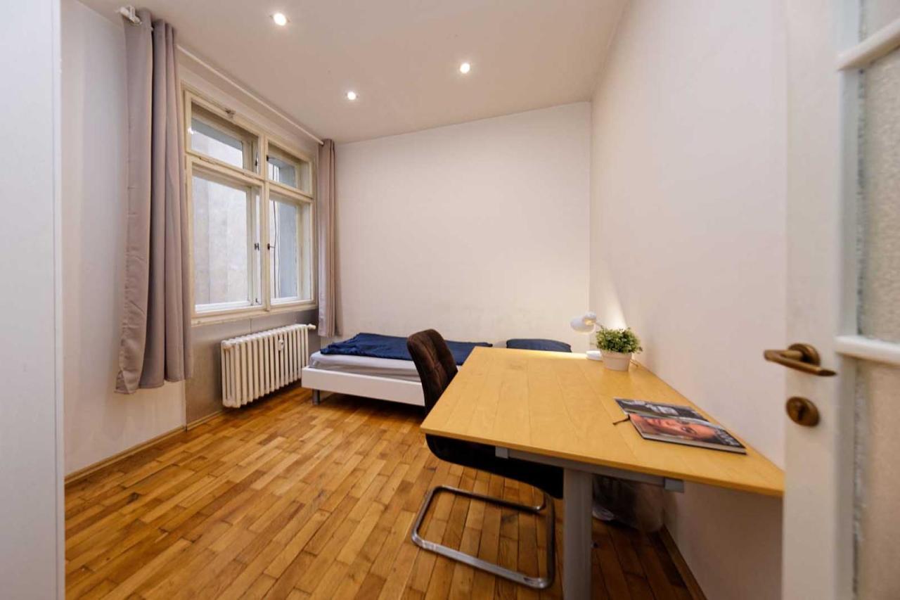 Apartments Vorsilska Прага Екстериор снимка