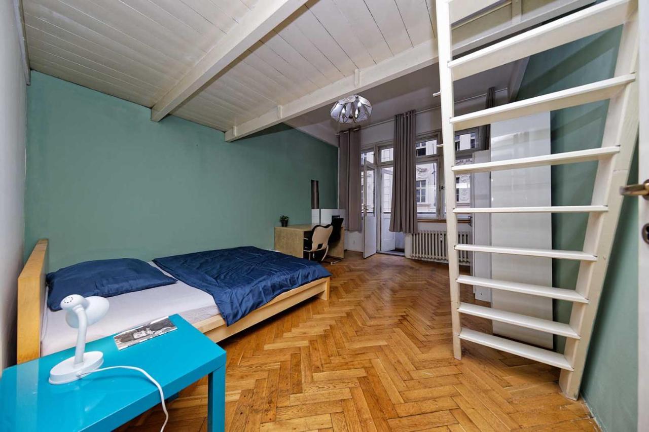 Apartments Vorsilska Прага Екстериор снимка