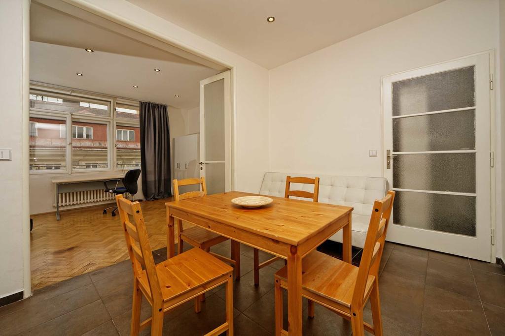 Apartments Vorsilska Прага Стая снимка